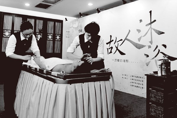 专业的穿衣净身会用到哪些工具？会重复使用吗？